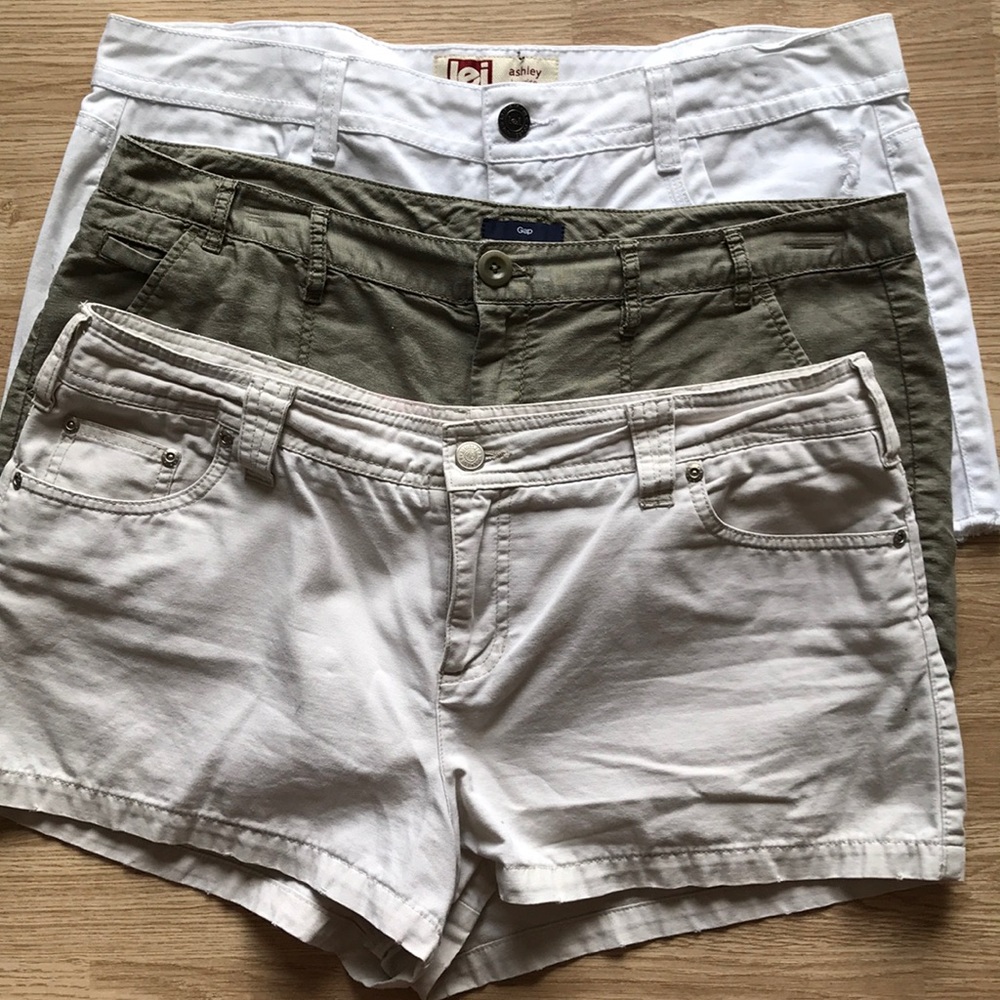 Bundle of shorts